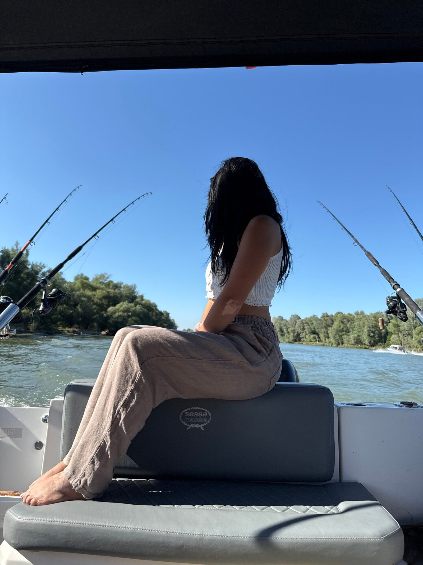 Selling Sessa Dorado boat with bedroom, toilet, fully equipped kitchenette