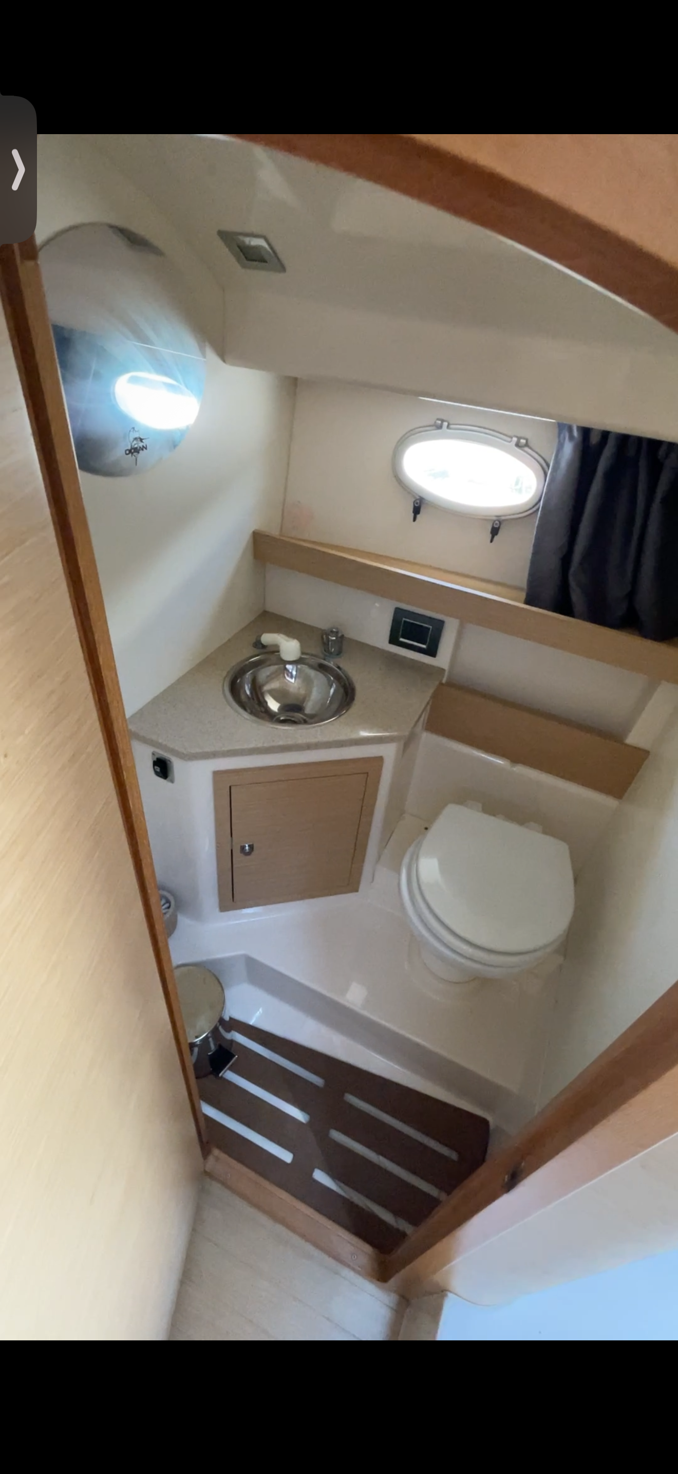 Selling Sessa Dorado boat with bedroom, toilet, fully equipped kitchenette