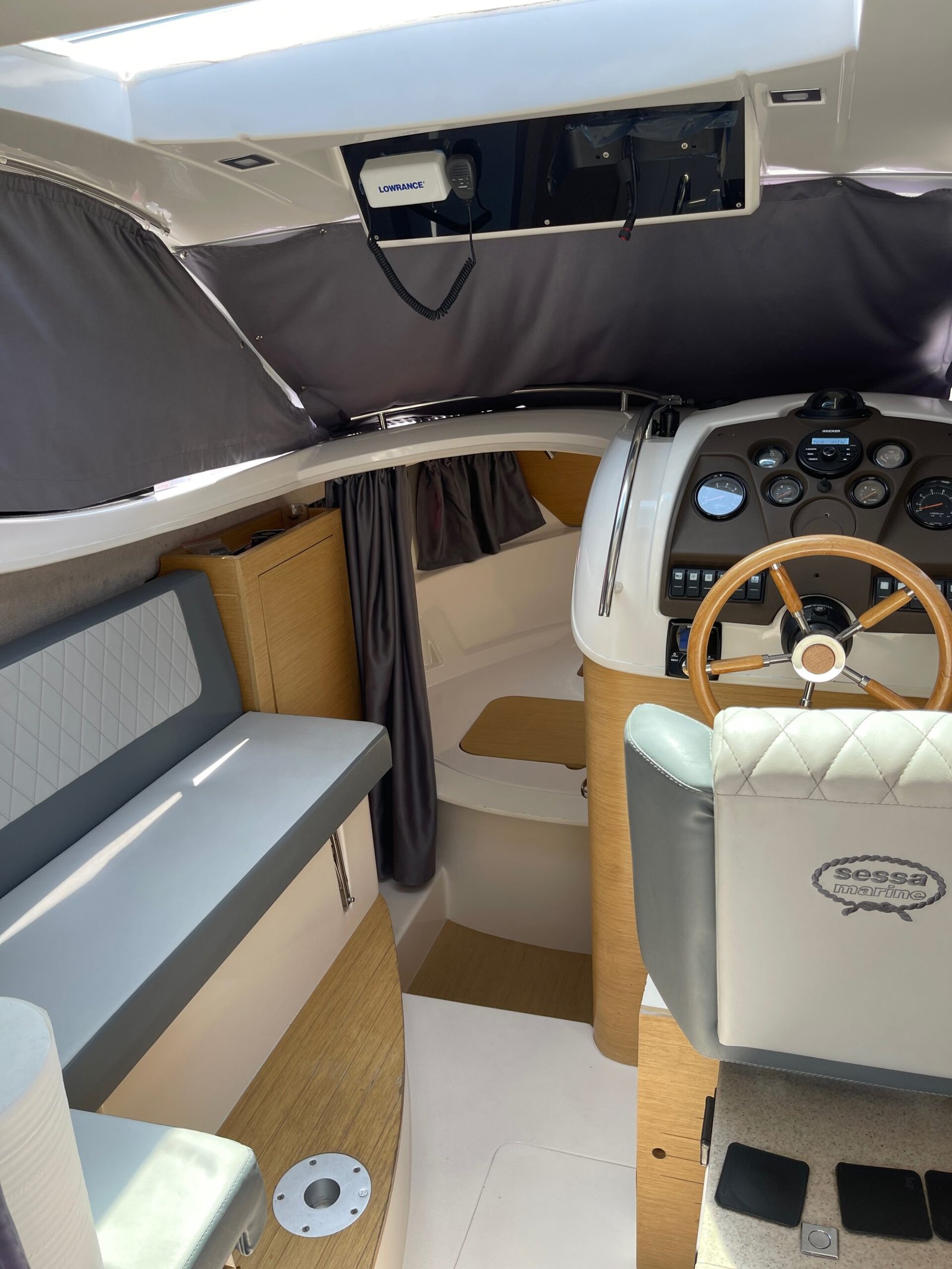 Selling Sessa Dorado boat with bedroom, toilet, fully equipped kitchenette